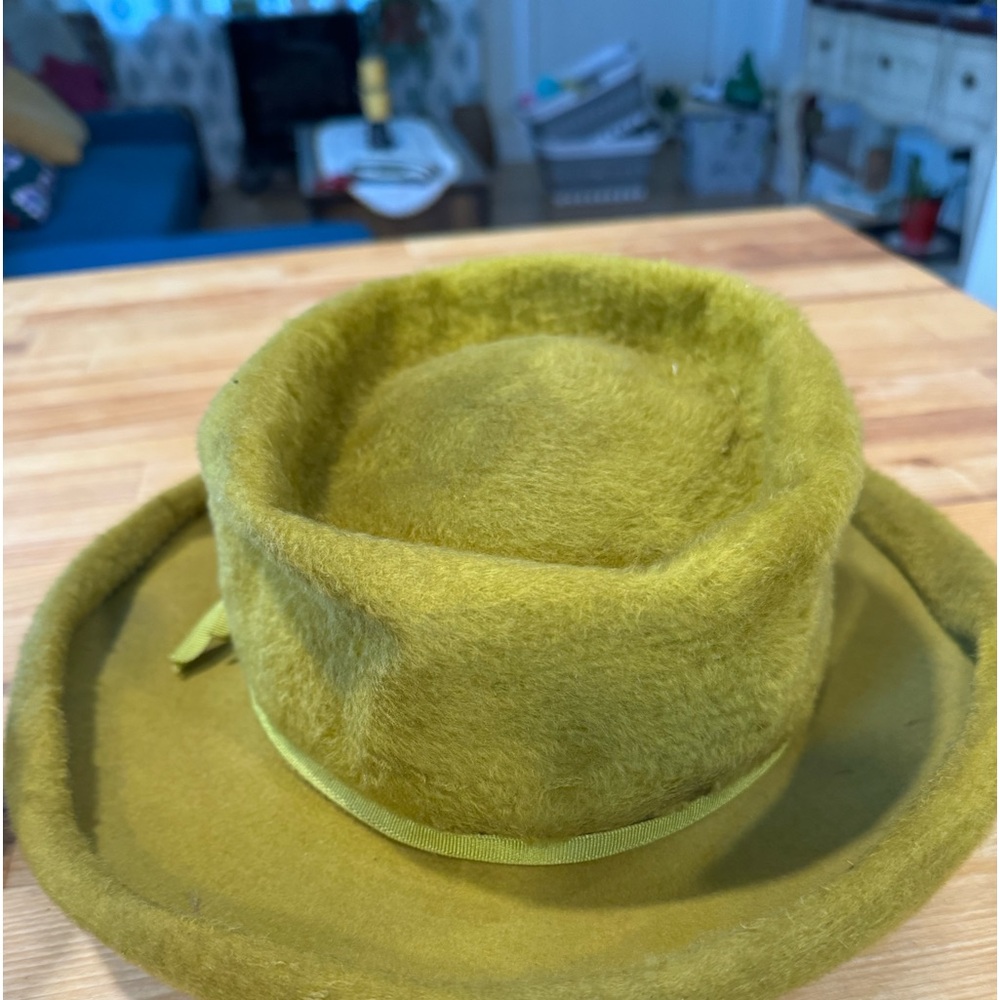 kerri Rosenthal Women’s  vintage felt hat